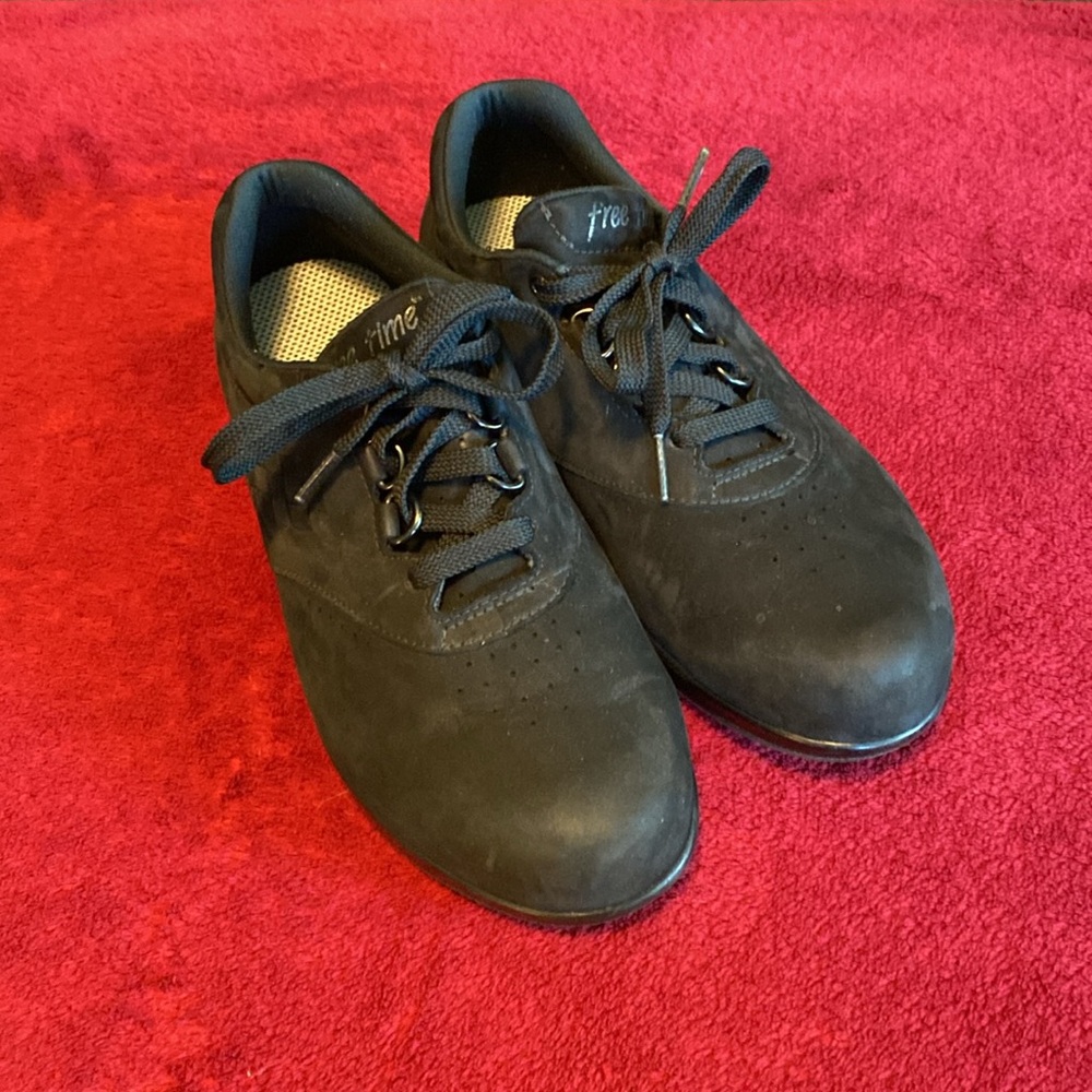 Womens SAS Free Time Black Suede Walking Shoe Sneaker, 7 WW Double Wide